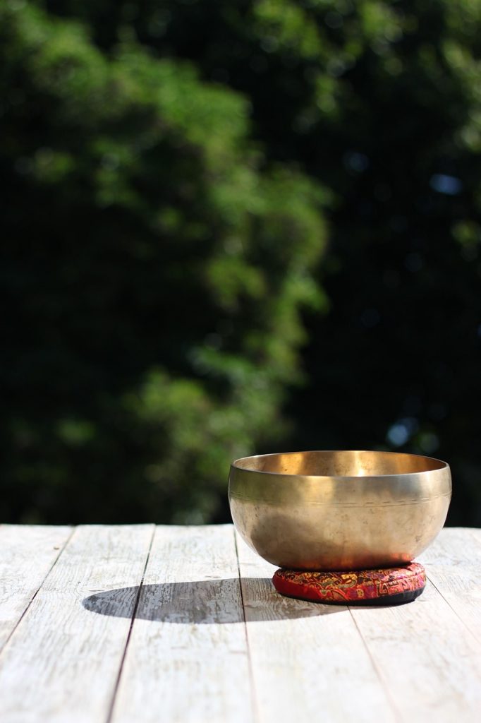 singing bowl, shell, gold, wood, oriental, wellness, sound massage, singing bowl massage, meditation, massage, singing bowl, singing bowl, singing bowl, singing bowl, singing bowl
